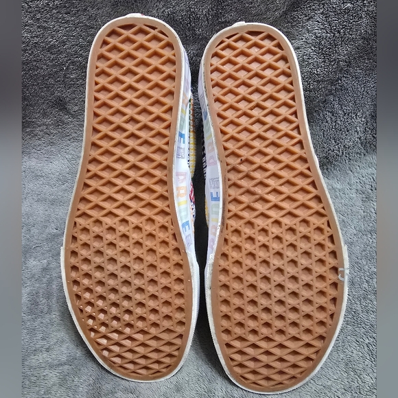 VANS AUTHENTIC PRIDE SLIP ONS! - Picture 6 of 9